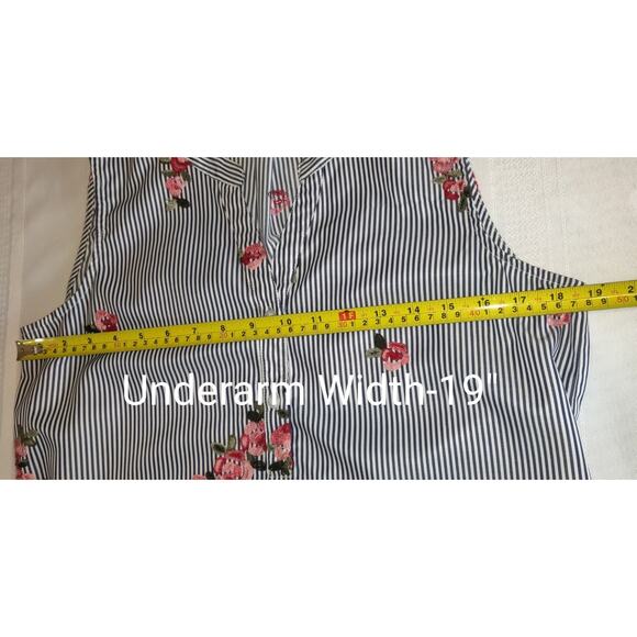Mystree Top Shirt Womens Small Blue White Pinstripe Embroidered Flowers Nautical - Picture 14 of 14